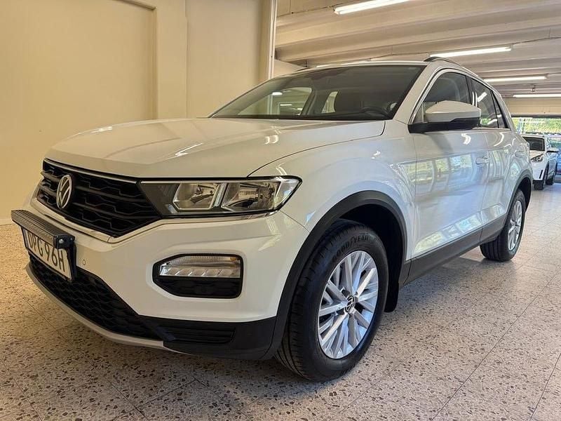 Vit Begagnad 2021 VW T-Roc SUV | 169 900 kr (Bra pris) - Bild 1/4