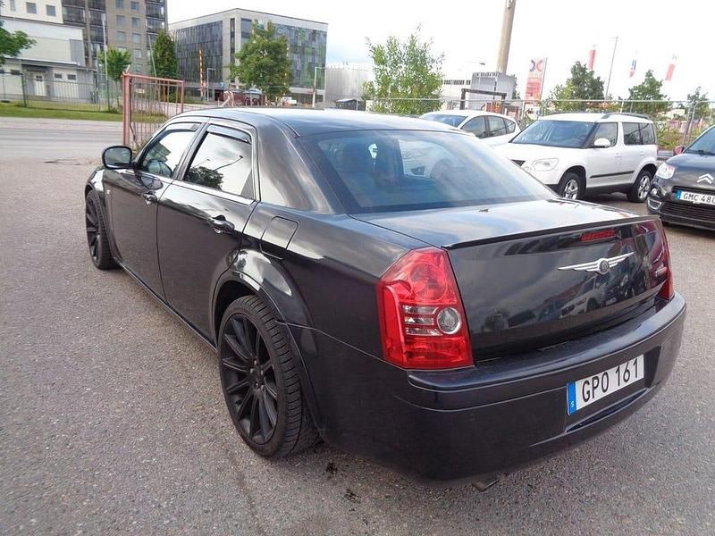 Begagnad Chrysler 300C 218 HK (160 kW) 2010 Mörkgrå Sedan