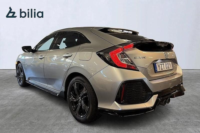 Begagnad Honda Civic 184 HK (135 kW) 2017 Silver Halvkombi