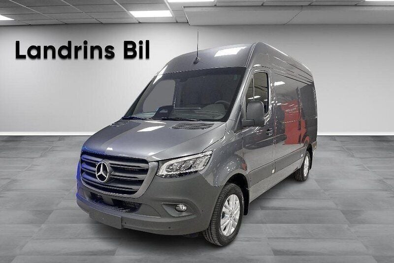 Grå (selenitgrå metallic) Ny 2025 Mercedes Sprinter Van | 748 750 kr (Superpris) - Bild 1/4