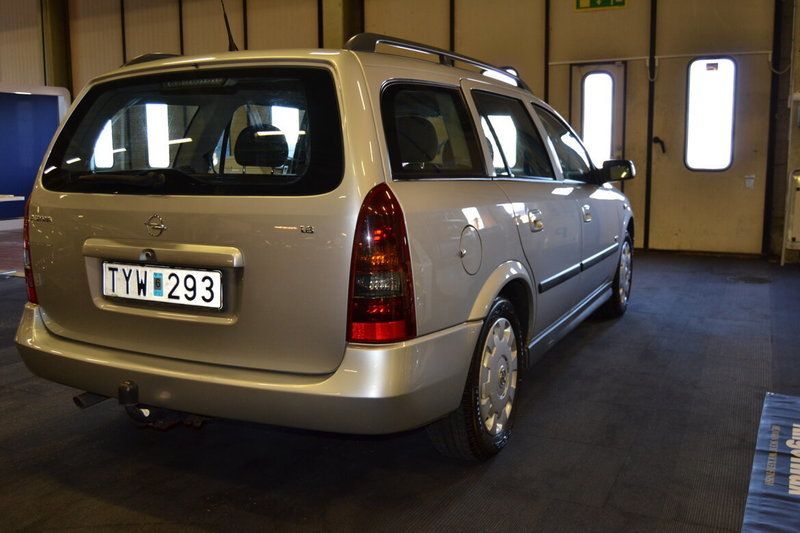 Begagnad Opel Astra 101 HK (74 kW) 2003 Grå Kombi