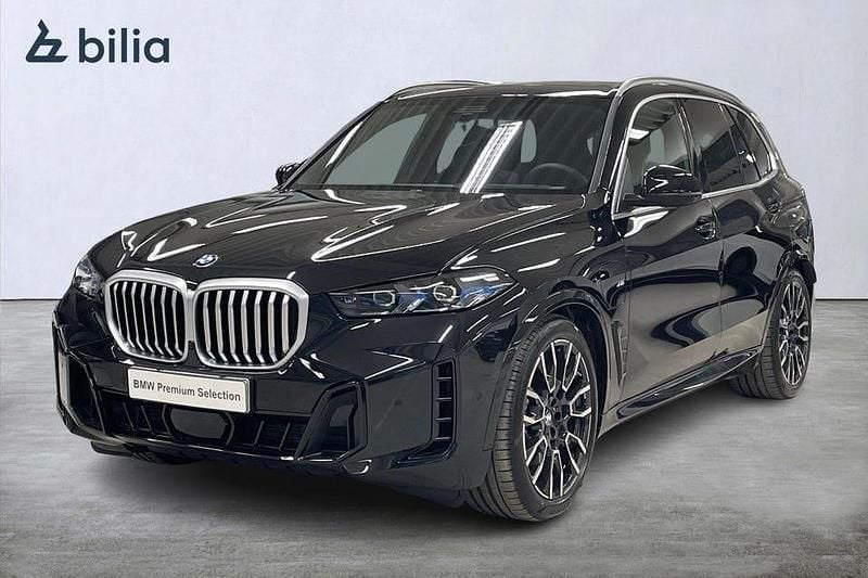 Begagnad BMW X5 M Sport 490 HK (360 kW) 2025 Saphire svart SUV