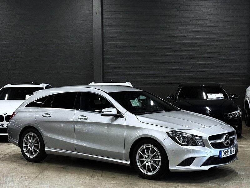 Silver (silver metallic) Begagnad 2016 Mercedes CLA220 Shooting Brake Kombi | 199 900 kr (Marknadspris) - Bild 1/4