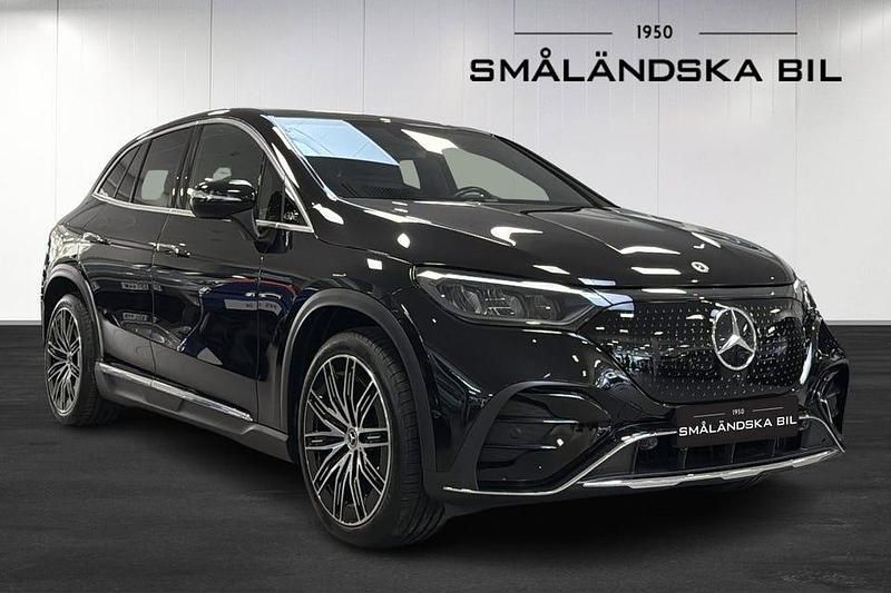 Begagnad Mercedes EQE350 AMG line 214 kW (292 HK) 2024 Svart SUV