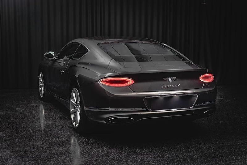 Begagnad Bentley Continental GT 635 HK (467 kW) 2018 Grå