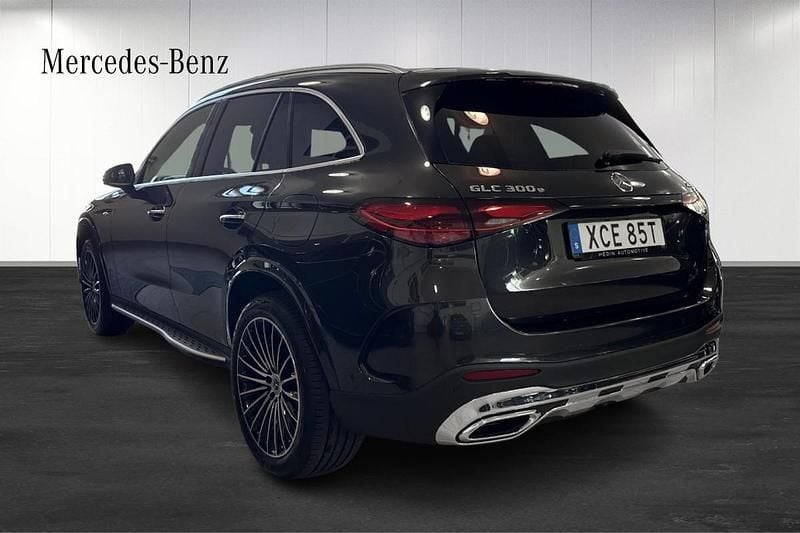 Begagnad Mercedes GLC300e Premium 313 HK (230 kW) 2025 Grå (grey) SUV