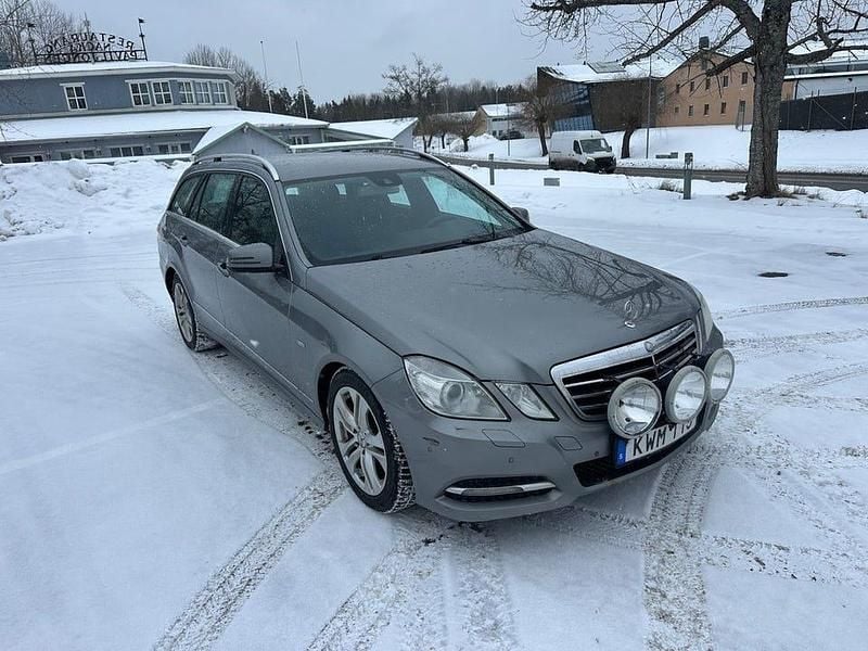 Begagnad Mercedes E220 Avantgarde 170 HK (125 kW) 2011 Silver