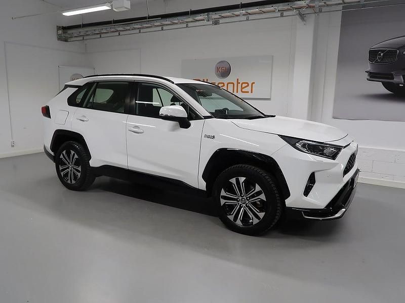 Begagnad Toyota RAV4 306 HK (225 kW) 2022 Vit SUV