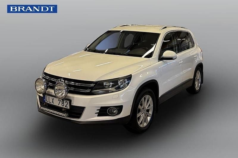 Vit Begagnad 2012 VW Tiguan Sport SUV | 79 900 kr (Bra pris) - Bild 1/4