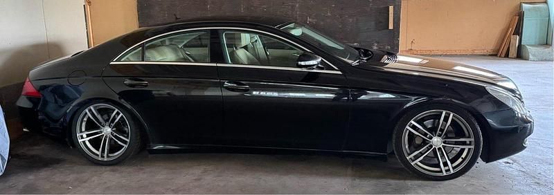 Svart Begagnad 2008 Mercedes CLS320 Sportkupé | 130 000 kr - Bild 1/3