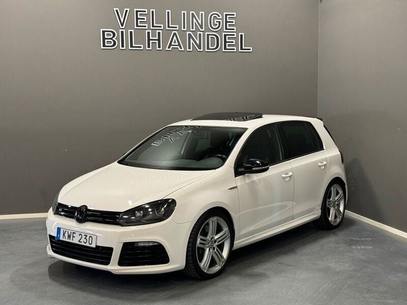 Begagnad VW Golf VI R 271 HK (199 kW) 2010 Vit Halvkombi