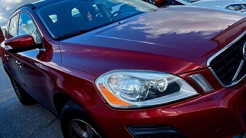 Röd Begagnad 2012 Volvo XC60 Momentum SUV | 99 900 kr (Bra pris) - Bild 1/4