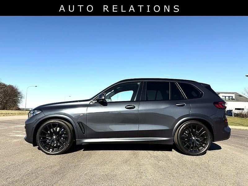 Begagnad BMW X5 Shadowline 340 HK (250 kW) 2022 Mörk grå metallic arktis grey brillanteffekt SUV