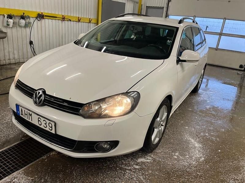 Begagnad 2011 VW Golf VI Halvkombi | 34 999 kr (Superpris) - Bild 1/4