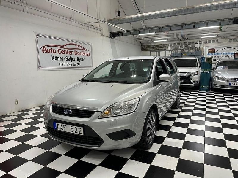 Grå Begagnad 2010 Ford Focus Trend Kombi | 44 900 kr (Dyr) - Bild 1/4