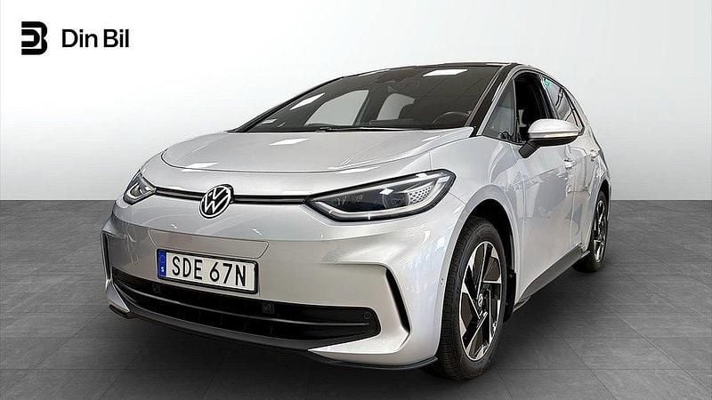 Silver Begagnad 2024 VW ID.3 Pro Performance Halvkombi | 409 900 kr (Lite dyr) - Bild 1/4