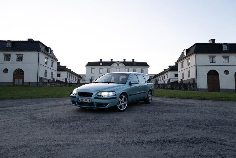 Grön Begagnad 2004 Volvo V70 Kombi | 139 000 kr - Bild 1/4