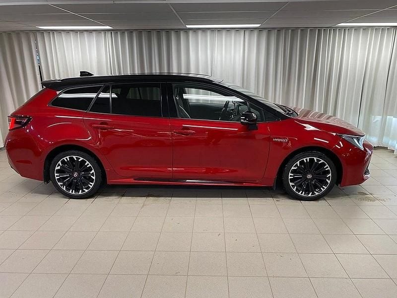 Begagnad Toyota Corolla Sport 98 HK (72 kW) 2021 Röd Kombi
