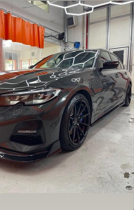 Begagnad 2021 BMW 330 Sedan | 380 000 kr (Dyr) - Bild 1/4