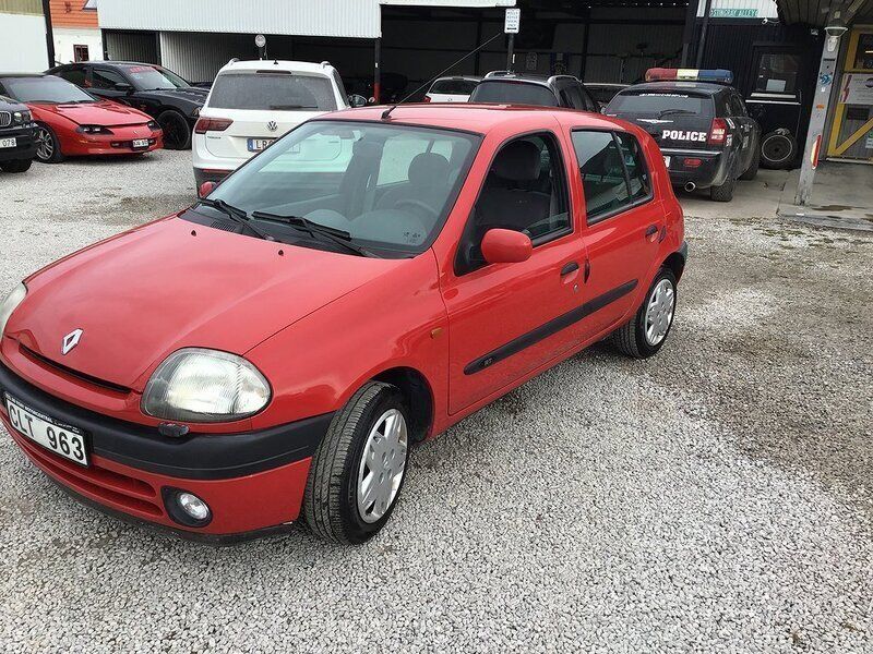 Röd Begagnad 1999 Renault Clio II Halvkombi | 20 000 kr (Dyr) - Bild 1/4