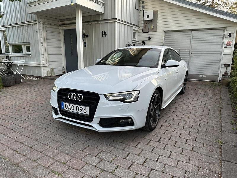Vit Begagnad 2014 Audi A5 S-Line Sportkupé | 149 000 kr (Marknadspris) - Bild 1/4