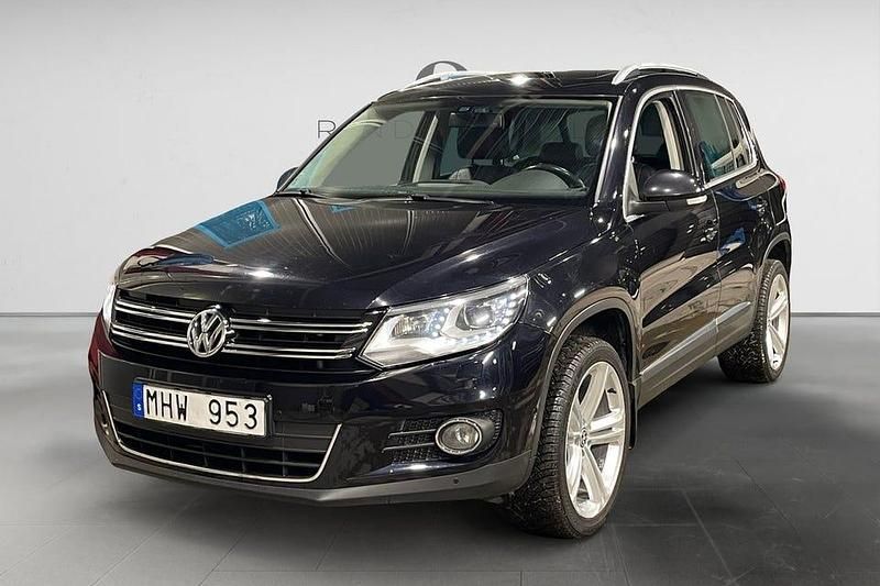 Begagnad VW Tiguan R-line 180 HK (132 kW) 2012 Svart SUV