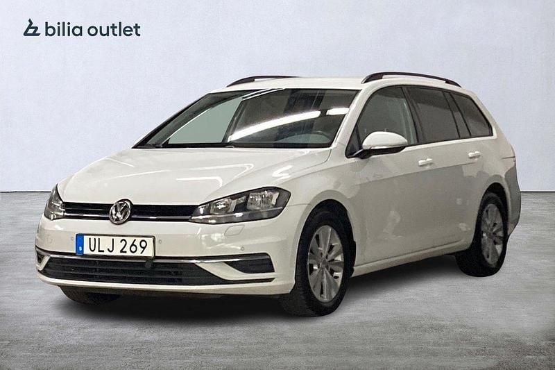 Vit Begagnad 2018 VW Golf VII Kombi | 159 900 kr (Marknadspris) - Bild 1/3