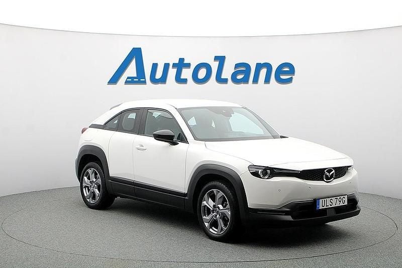 Vit Begagnad 2022 Mazda MX30 SUV | 159 900 kr (Marknadspris) - Bild 1/3