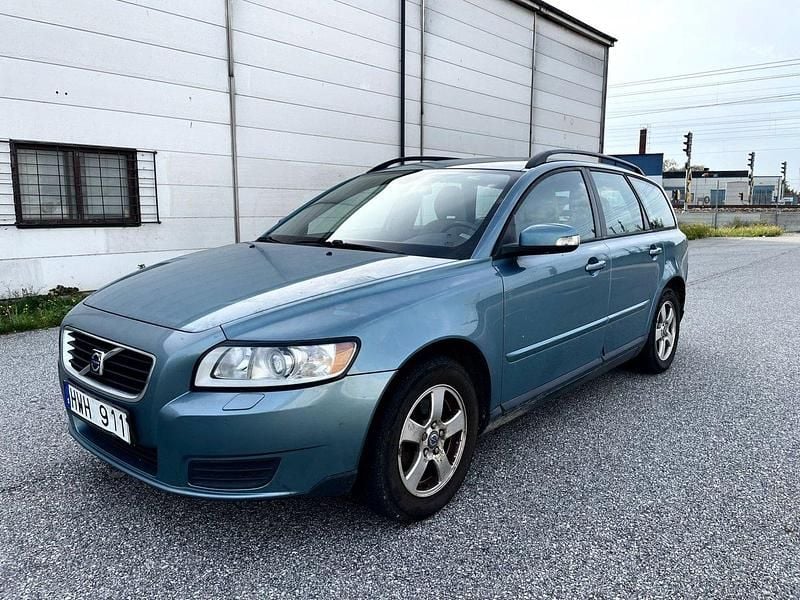 Blå Begagnad 2009 Volvo V50 Kinetic Kombi | 29 800 kr (Marknadspris) - Bild 1/4