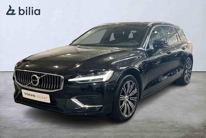 Svart Begagnad 2022 Volvo V60 Kombi | 349 900 kr (Marknadspris) - Bild 1/1