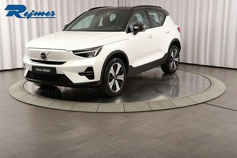Begagnad Volvo XC40 Core 185 kW (252 HK) 2023 Vit SUV