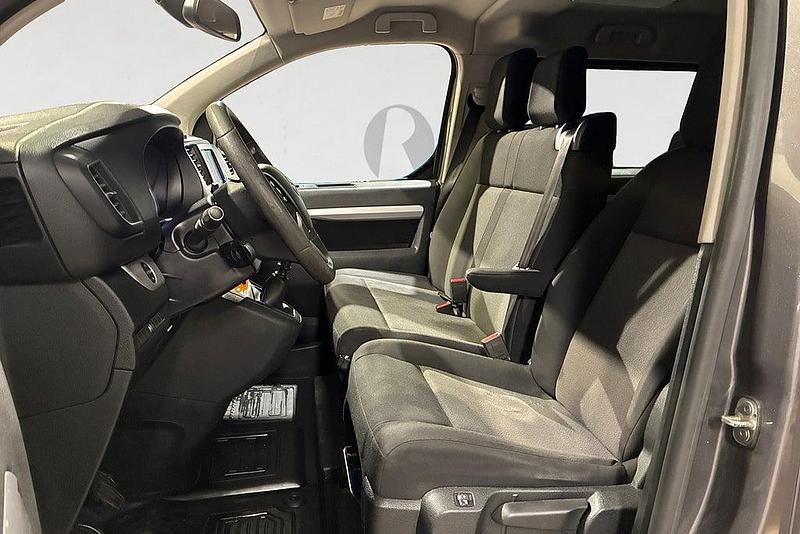 Begagnad Toyota Proace Verso 150 HK (110 kW) 2016 Grå Kombi