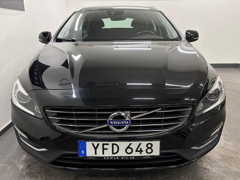 Begagnad Volvo V60 Summum 150 HK (110 kW) 2016 Svart Kombi