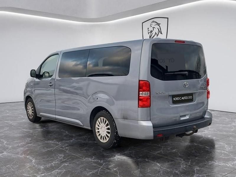 Begagnad Toyota Proace Verso 122 HK (89 kW) 2020 Silver Kombi
