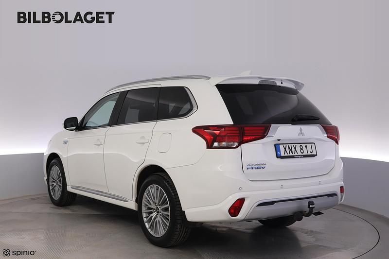 Begagnad Mitsubishi Outlander P-HEV Comfort Edition 135 HK (99 kW) 2019 Vit SUV