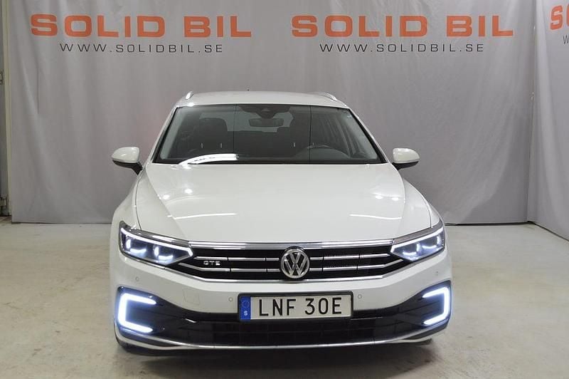 Begagnad VW Passat GTE 218 HK (160 kW) 2019 Vit Kombi