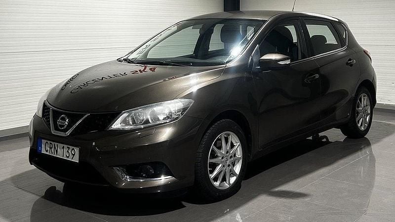 Brun Begagnad 2014 Nissan Pulsar Halvkombi | 64 900 kr (Bra pris) - Bild 1/4