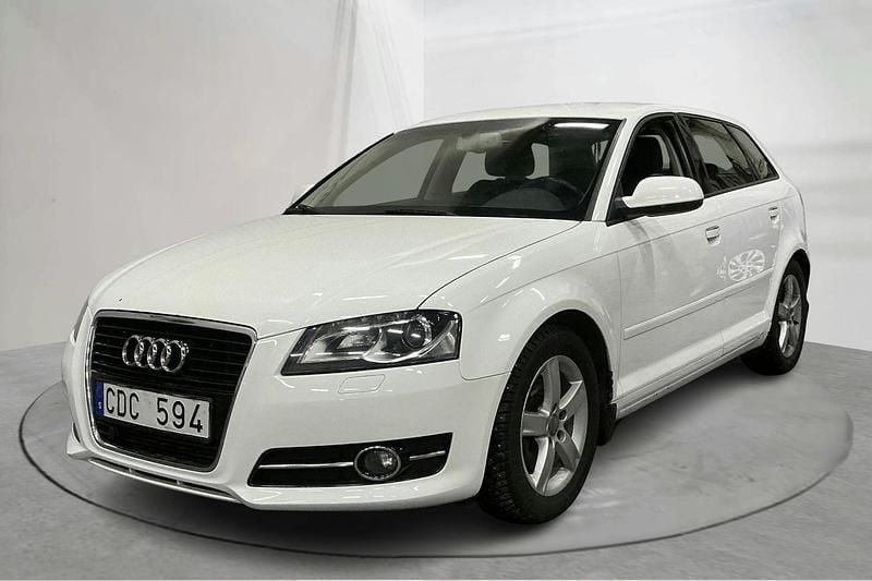 Vit Begagnad 2012 Audi A3 Ambition Halvkombi | 67 000 kr (Superpris) - Bild 1/4