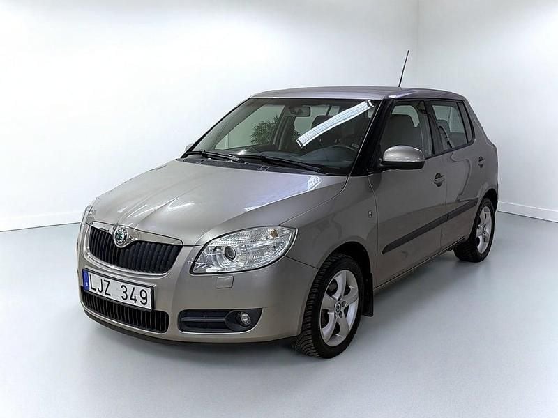 Begagnad Skoda Fabia 69 HK (50 kW) 2007 Brun Halvkombi