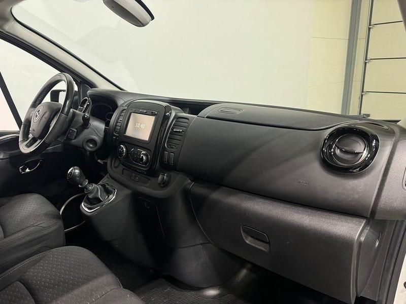 Begagnad Opel Vivaro 125 HK (91 kW) 2017 Vit Minibuss
