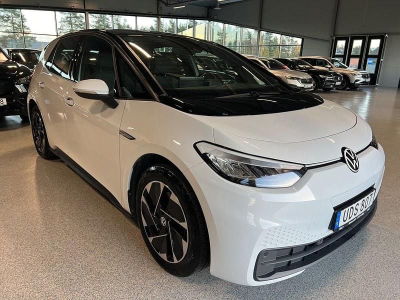 Vit Begagnad 2022 VW ID.3 Pro Performance Halvkombi | 249 900 kr (Bra pris) - Bild 1/4