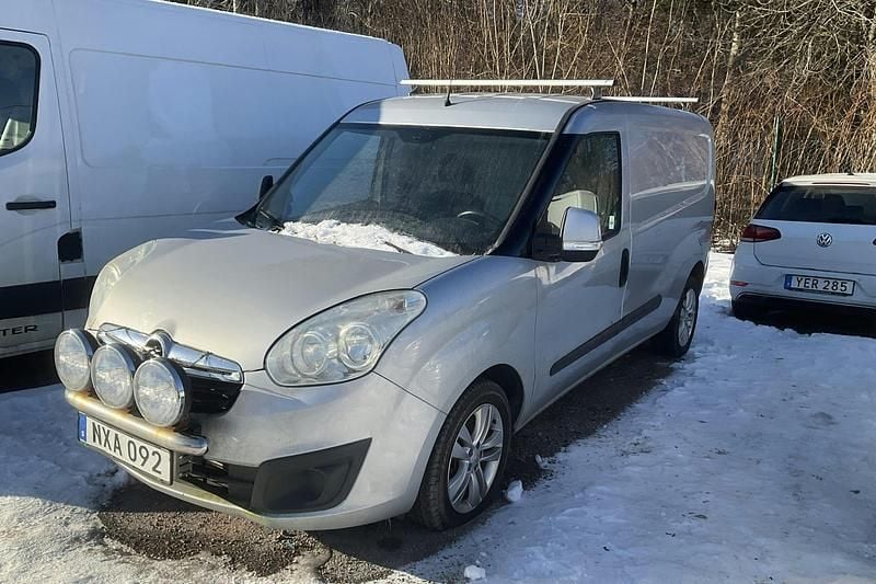Begagnad Opel Combo 90 HK (66 kW) 2016 Grå Minibuss