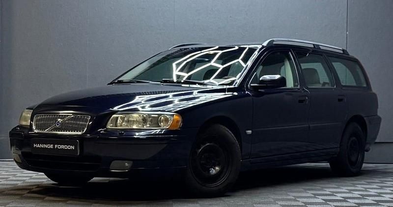 Blå Begagnad 2005 Volvo V70 Momentum Kombi | 49 900 kr (Marknadspris) - Bild 1/4