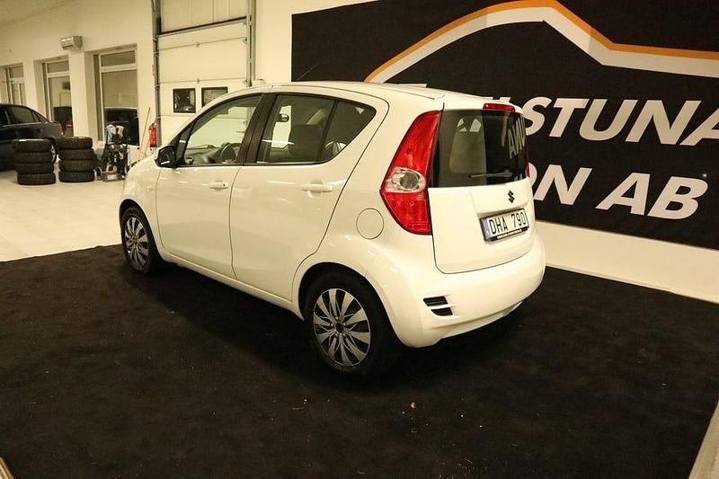 Begagnad Suzuki Splash GLS 94 HK (69 kW) 2013 Vit Halvkombi