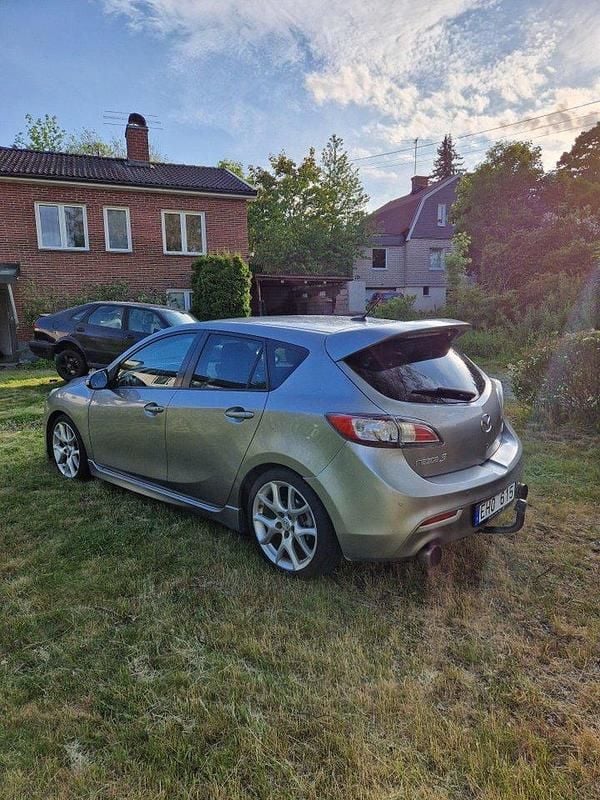 Grå Begagnad 2010 Mazda 3 Halvkombi | 65 000 kr (Superpris) - Bild 1/4