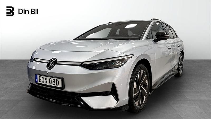 Silver Begagnad 2024 VW ID.7 Pro Kombi | 529 800 kr (Bra pris) - Bild 1/4