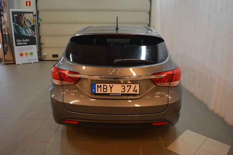 Begagnad Hyundai i40 177 HK (130 kW) 2011 Silver Kombi