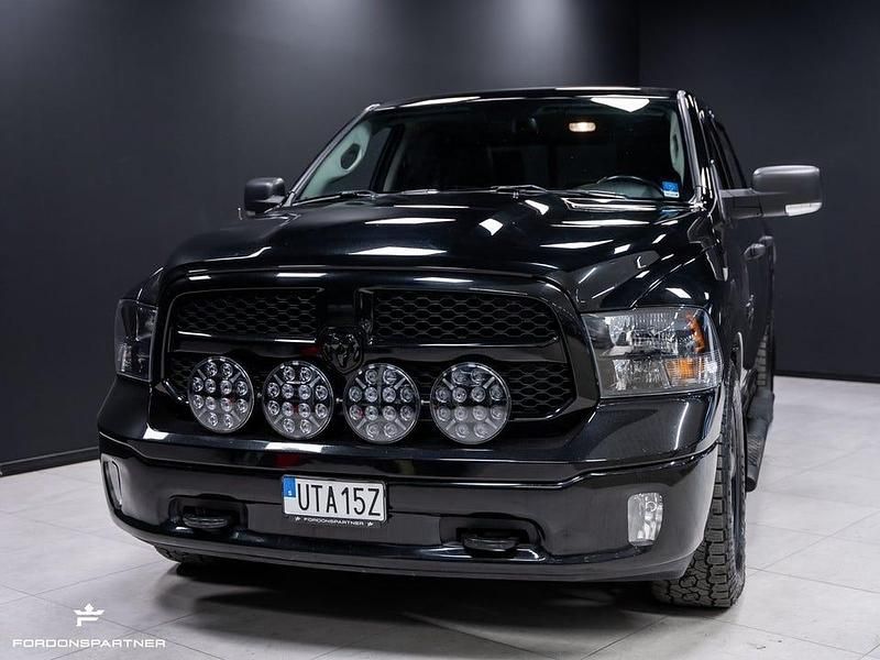 Begagnad Dodge Ram 394 HK (289 kW) 2022 Svart