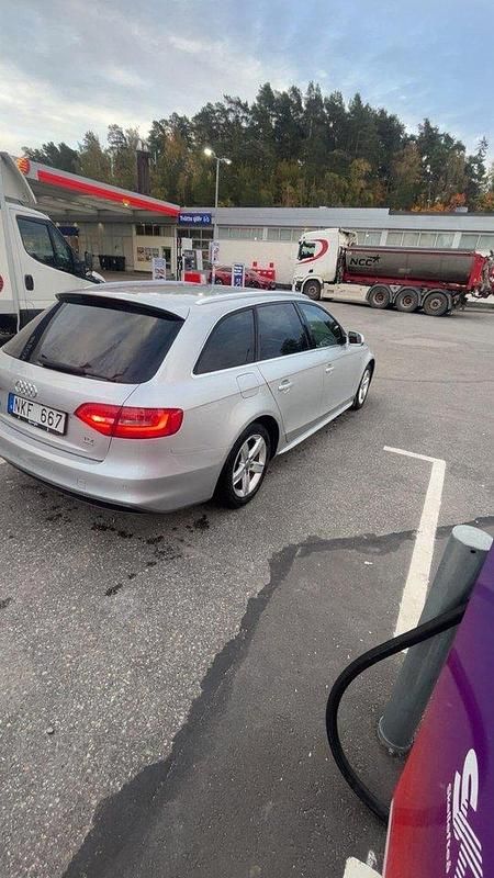 Silver Begagnad 2014 Audi A4 Kombi | 160 000 kr (Dyr) - Bild 1/4
