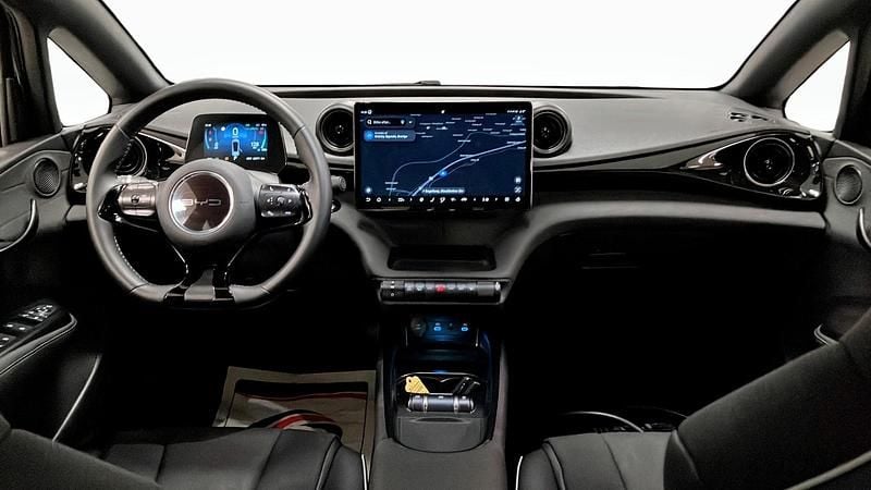 Begagnad BYD Dolphin Comfort 150 kW (204 HK) 2023 Grå Halvkombi